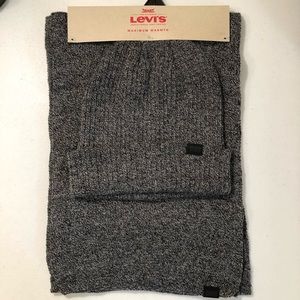 NWT Men’s Levi’s Knit Cuffed Hat and Scarf Set